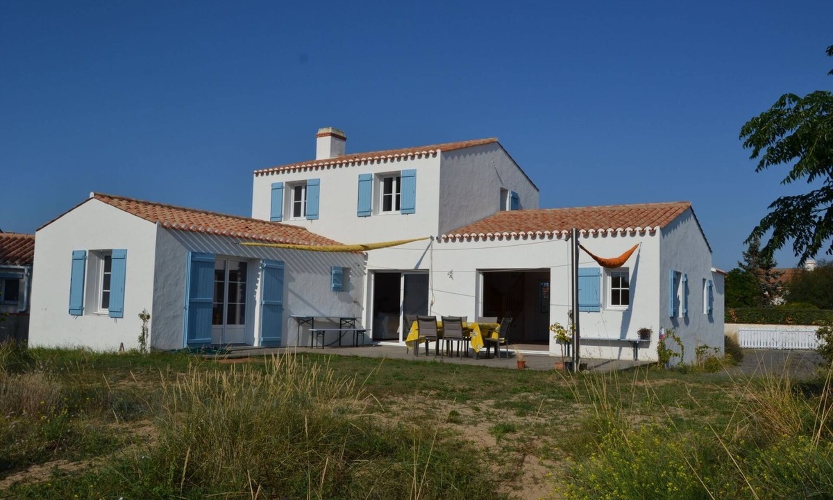 Barbatre Villa | Charming new vacation home, 10 min from the beach