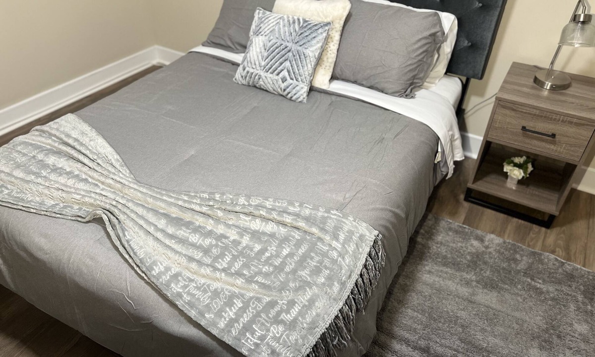 Meriden Apartment | Charming Newly Remodeled 1 Bdr