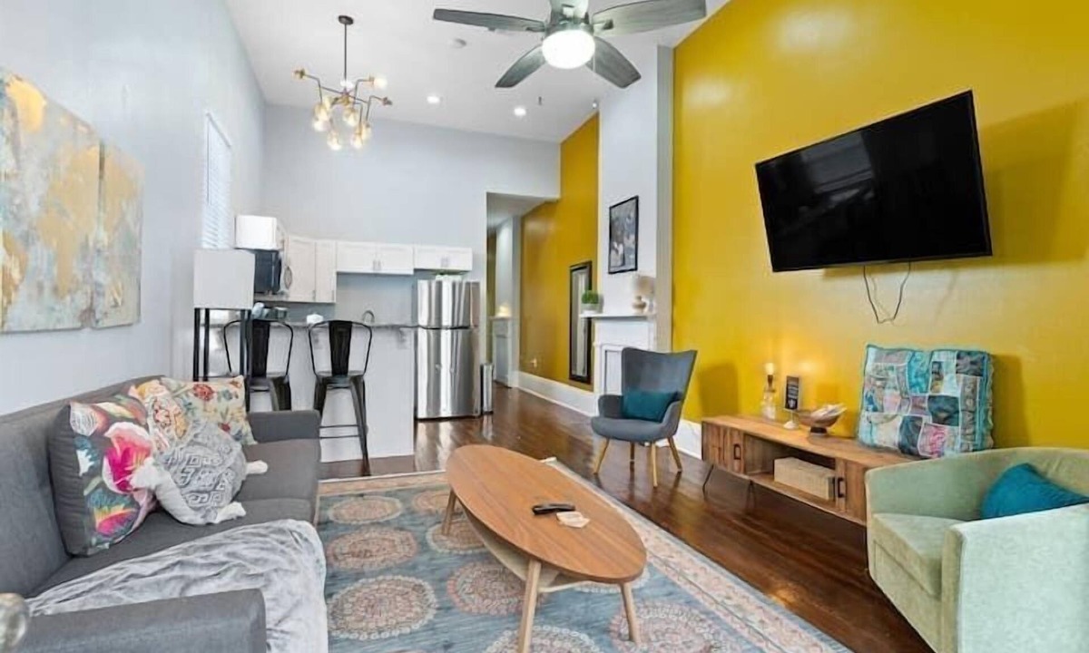 South 7th Ward Apartment | Charming Nola | 15 min walk to French Quarter