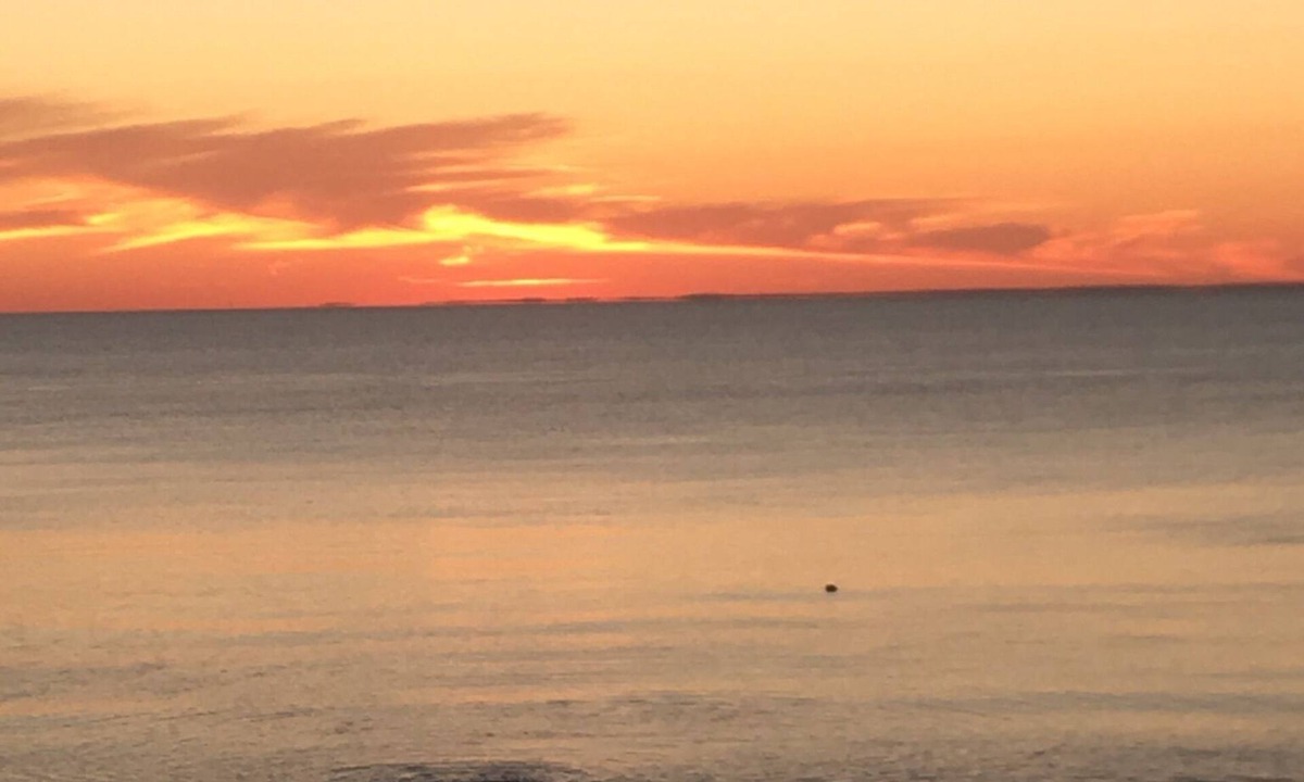 Baiting Hollow House | Charming, North Fork Cottage in a private Beach community.