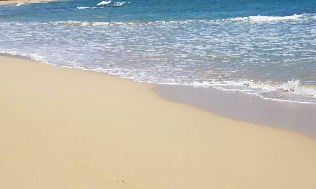 Laie Cottage | Charming Ocean Front/Beach Front/Cottage n30 day rental