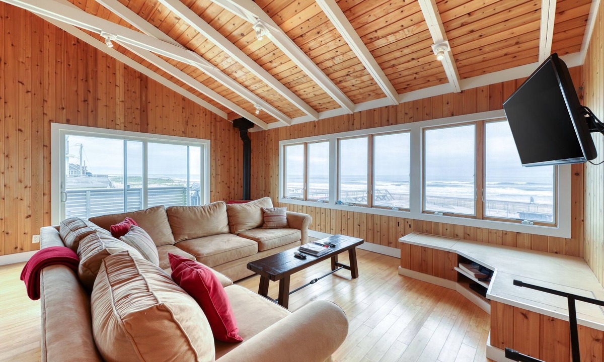 Ocean Bay Park House | Charming oceanfront home w/stunning views & wraparound deck - steps from beach