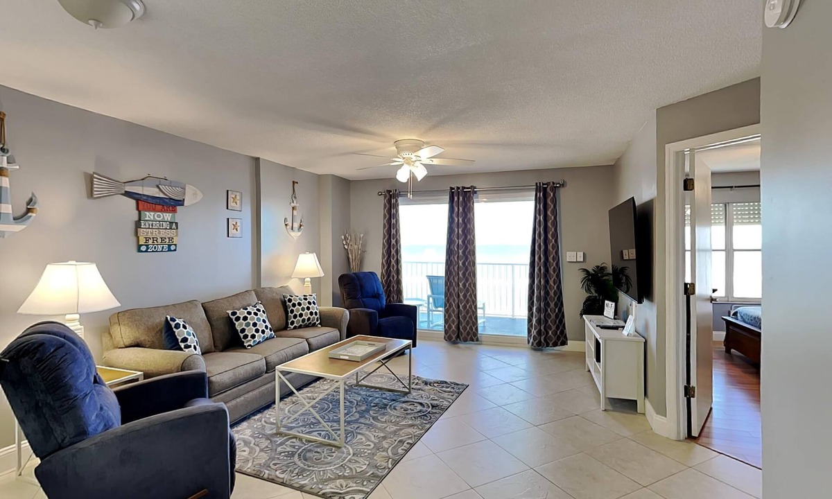 Seawinds Condo Condo | Charming Oceanfront Condo - Pool + Beach Access