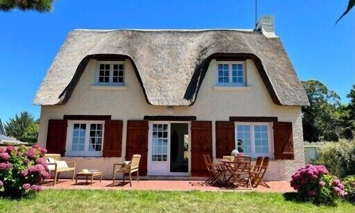 Asserac Villa | Charming oceanfront cottage