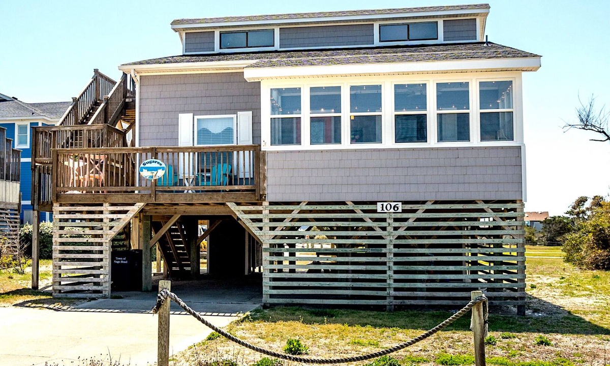 South Nags Head House | Charming OCEANSIDE Cottage Steps from the Beach in South Nags Head