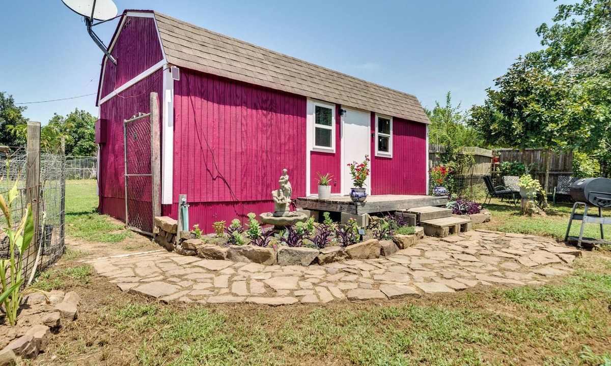 Rufe Apartment | Charming Oklahoma Retreat w/Grill - Pets Welcome!