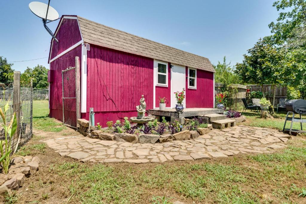 Rufe Apartment | Charming Oklahoma Retreat w/Grill - Pets Welcome!