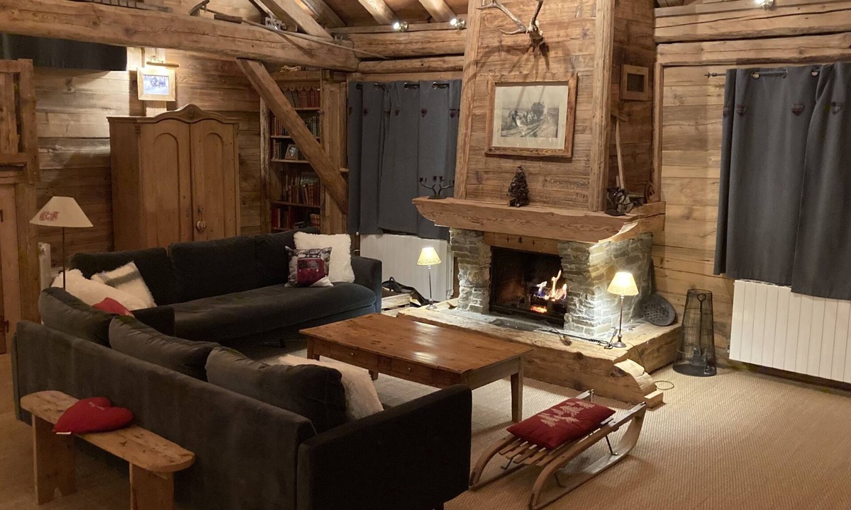 Montaimont Ski Chalet | Charming old wooden cottage
