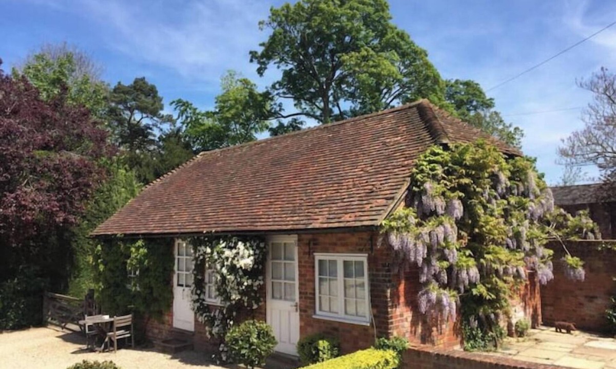 Mapledurwell Cottage | Charming one bedroom cottage