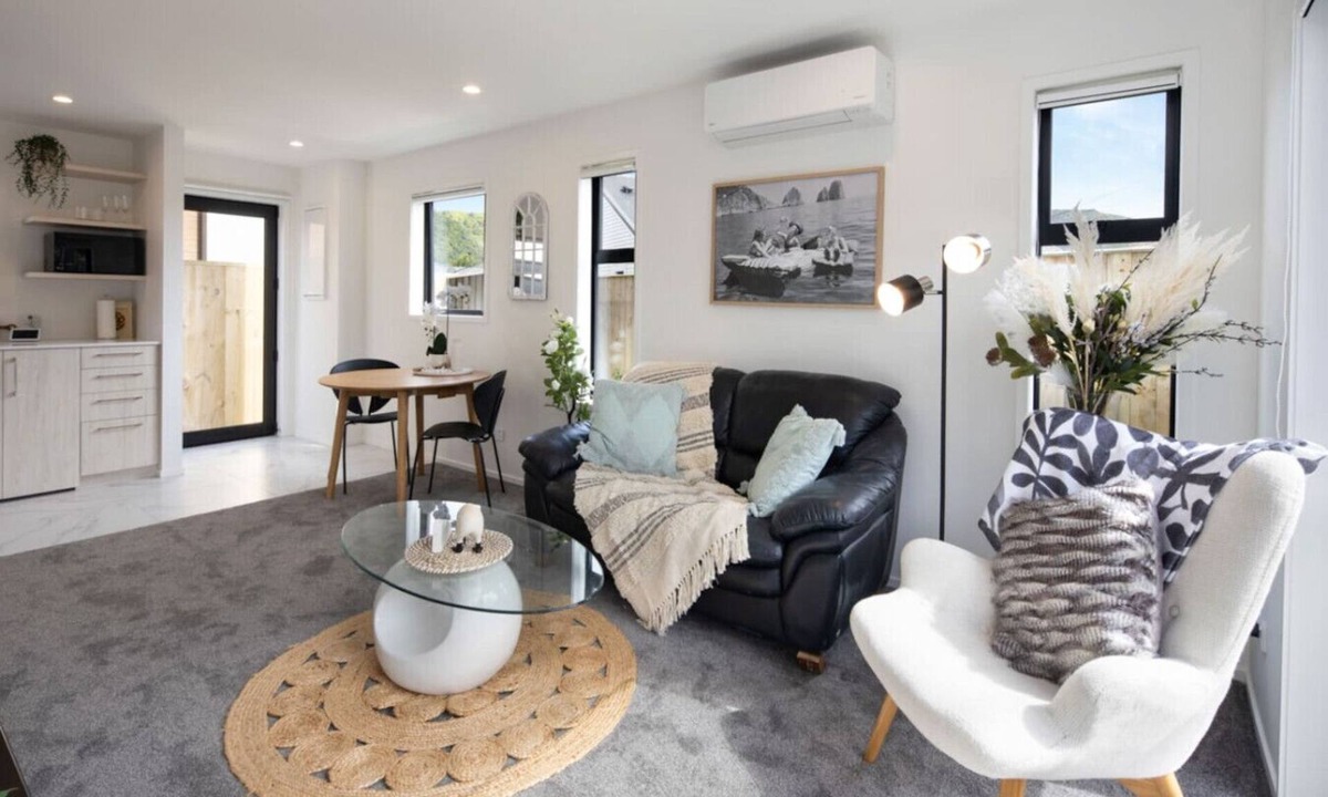 Lower Hutt House | Charming One-Bedroom Stay on Biddle