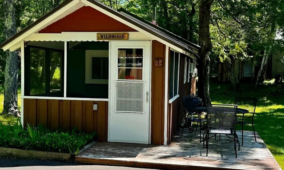 Ontonagon Cottage | Charming one-bedroom retreat at Miller's Cottages, with screened porch