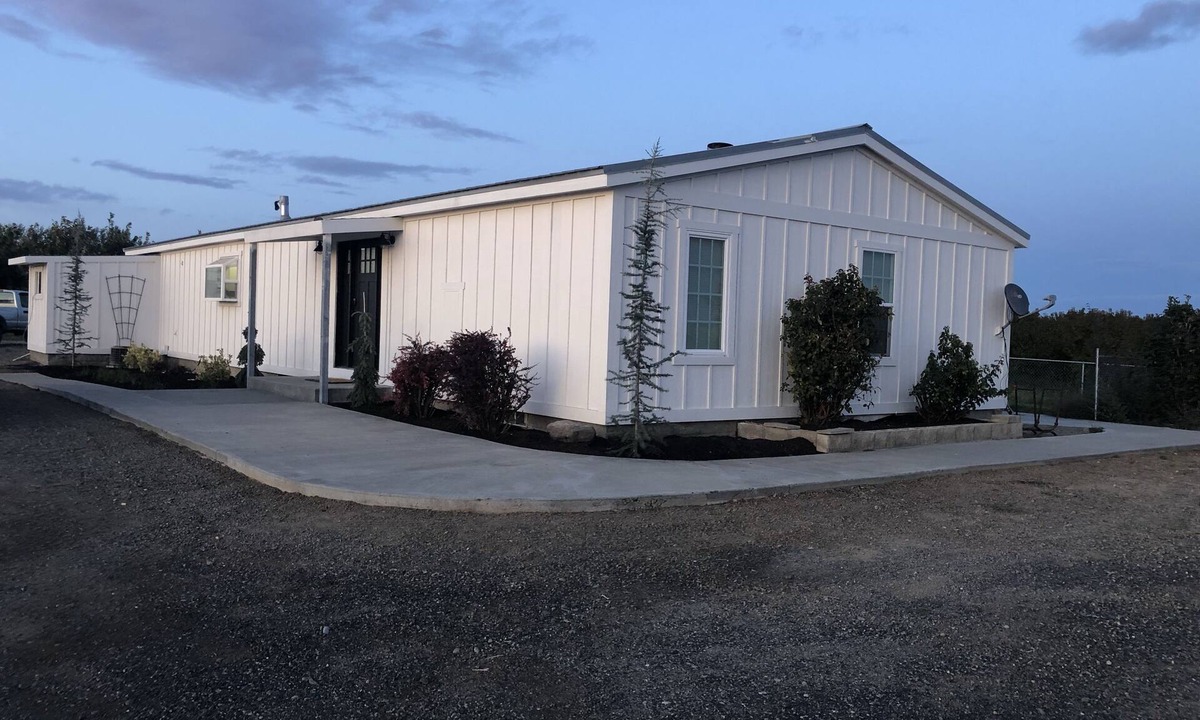 Benton City House | Charming Orchard Farm House