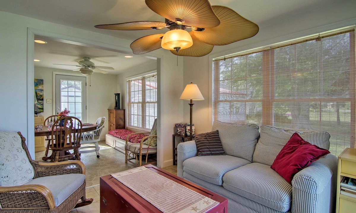 Davis Wharf House | Charming Painter Home w/Chesapeake Bay Views