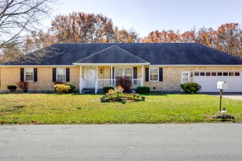 Paris House | Charming Paris Home w/Porch: Hunt + Unwind!