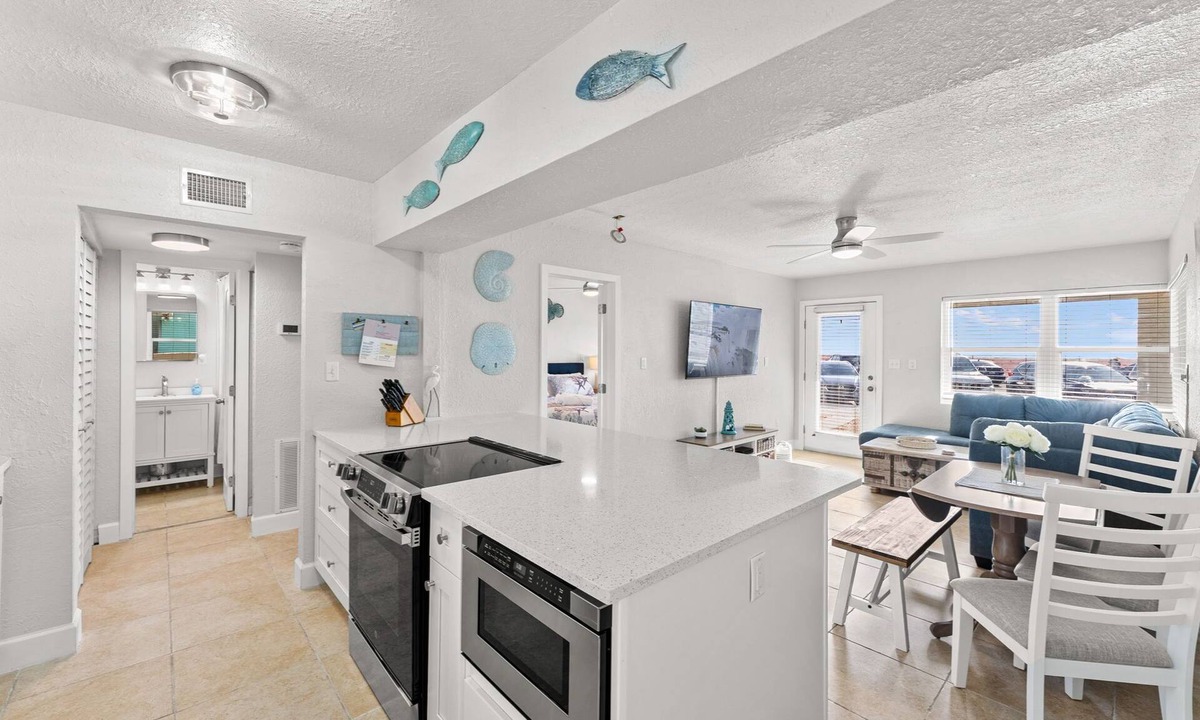 Pass-a-Grille Historic District Condo | Charming Pass-a-Grille beachfront condo, St. Pete Beach, heated pool, laundry