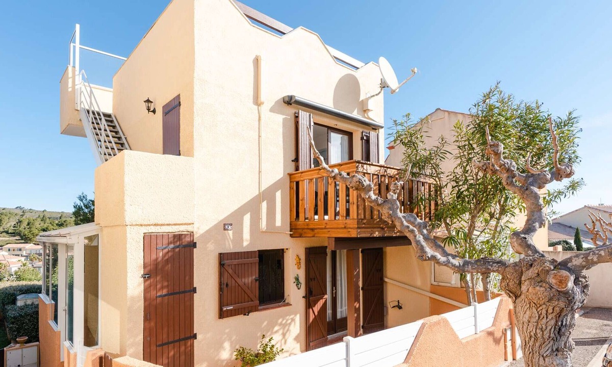 Foulquines Villa | Charming pavilion with solarium, pool, and parking in Narbonne-Plage