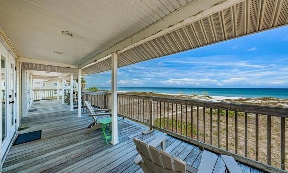 Indian Shores House | Charming Pet Friendly Beach Front Cottage with Unobstructed Sunset Views!