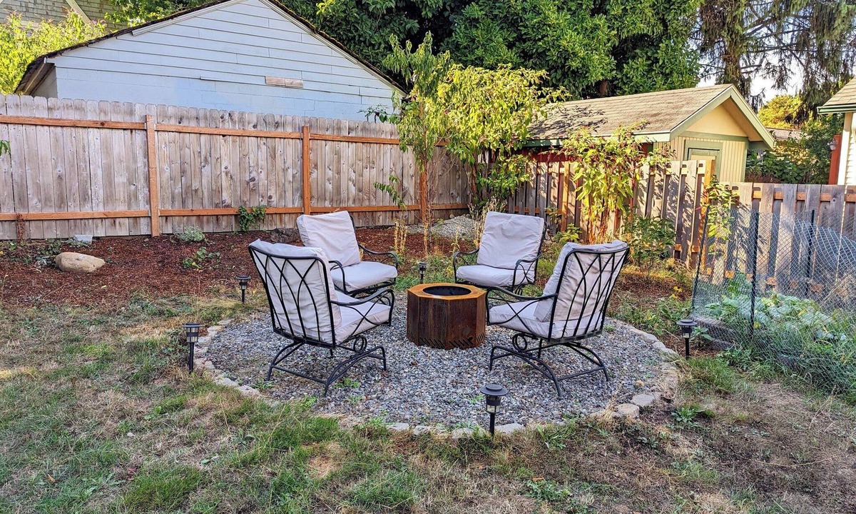 Roseway House | Charming, Pet-Friendly Roseway House