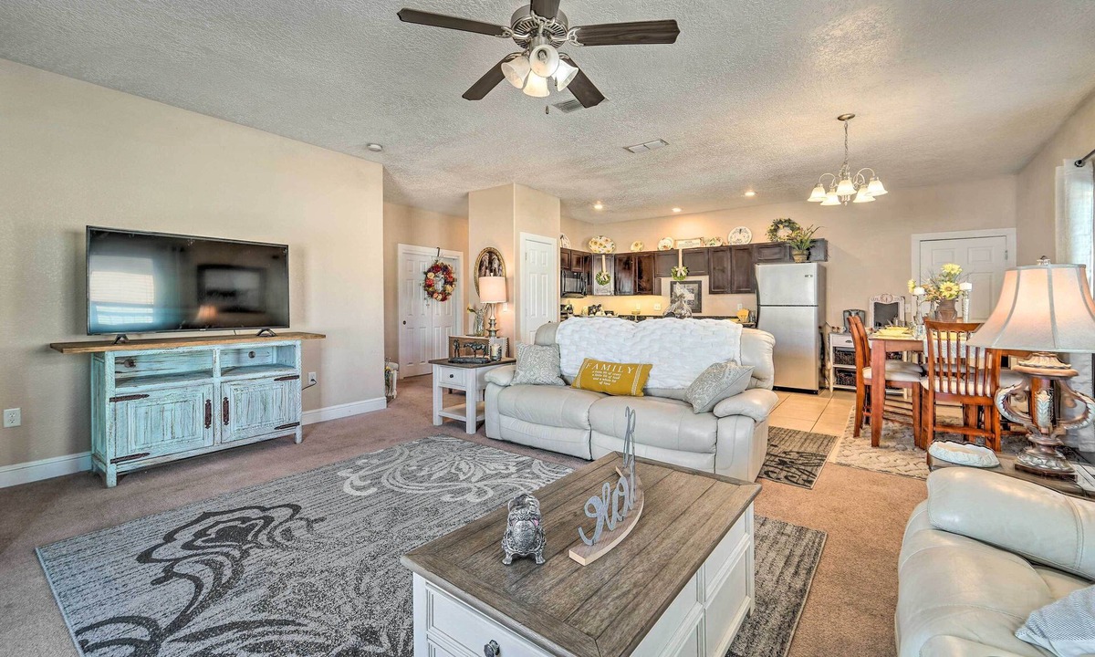 Portales House | Charming Portales Retreat Across From ENMU!