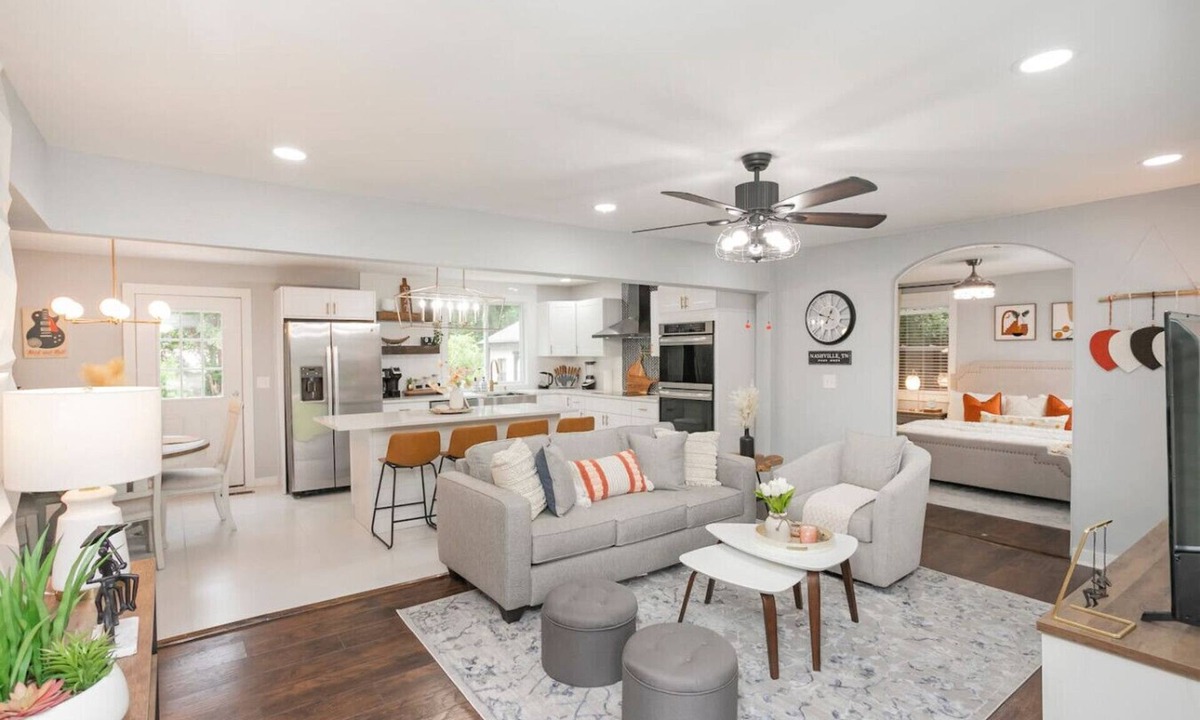 Donelson Apartment | * Charming & Pristine * Renovated 3BR * Near DT!
