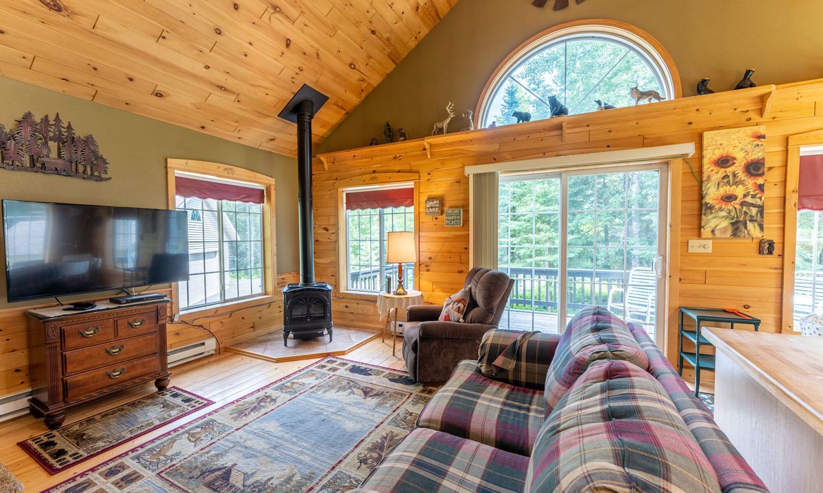 Tower Cabin | Charming & Private 2 BR Cabin on 9 Acres; Snowmobile Access, Ample Parking