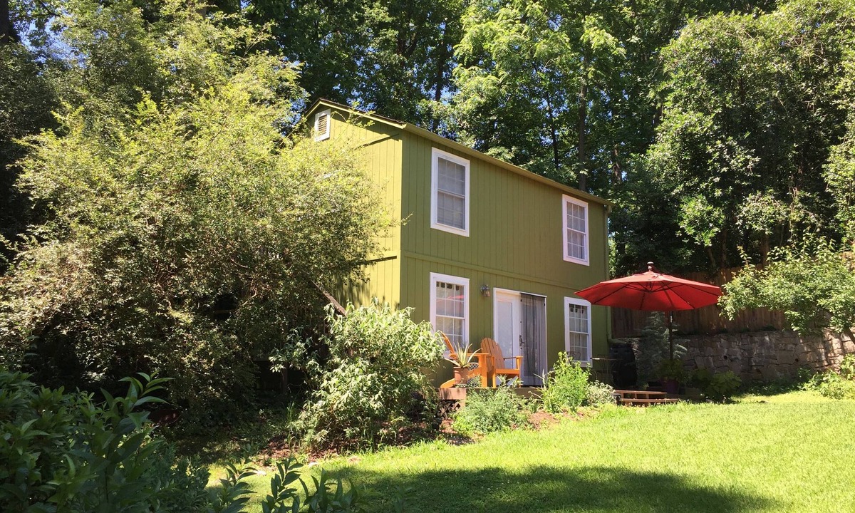 Lavista Park Cottage | Charming & Private Carriage House (downstairs)