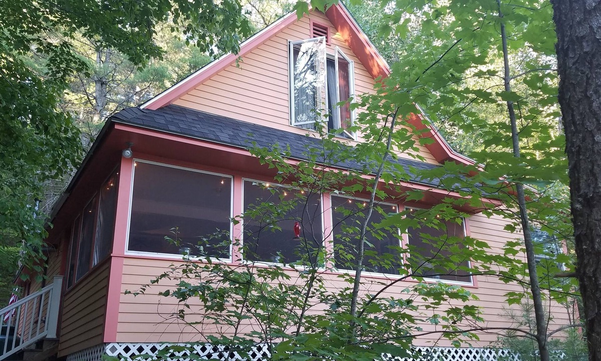 Ossipee Cottage | Charming & private lakefront cottage