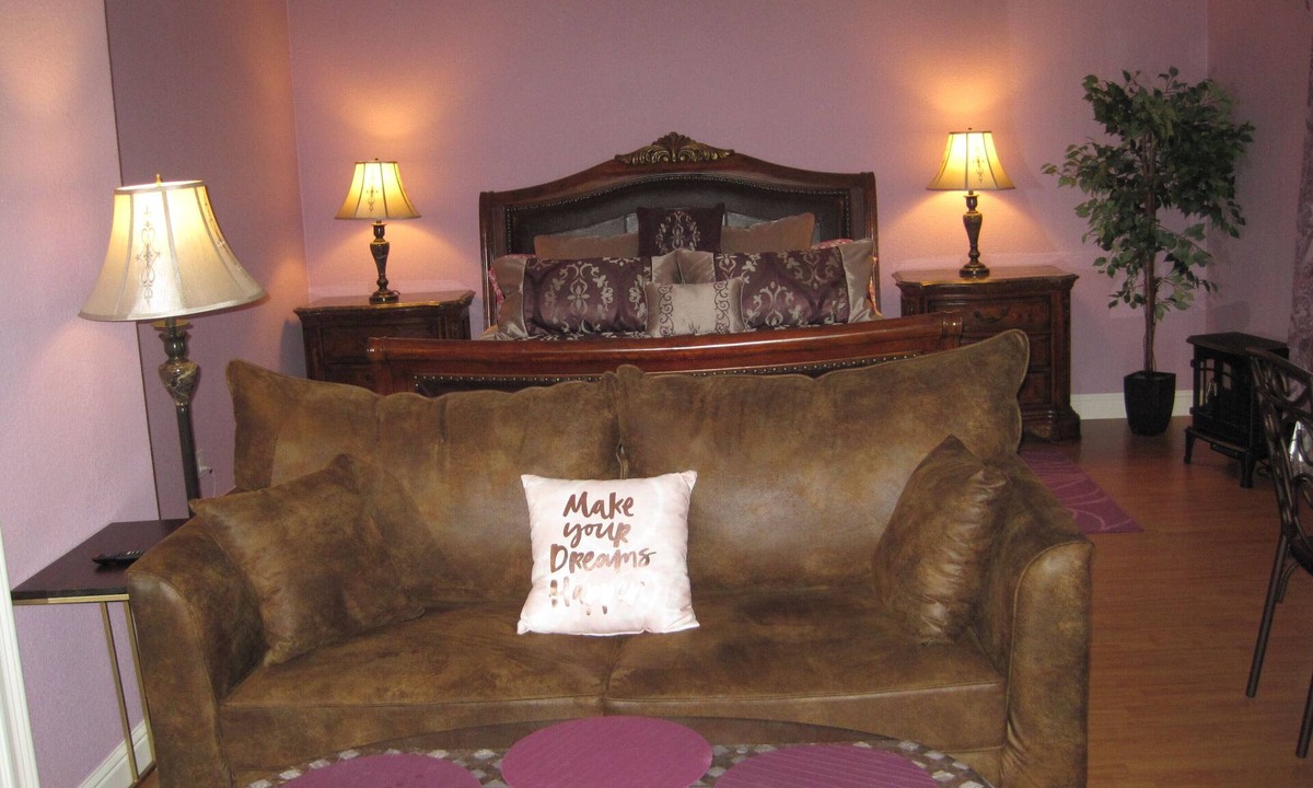 Citrus Heights Apartment | Charming Private Very Romantic Studio. Pool access.