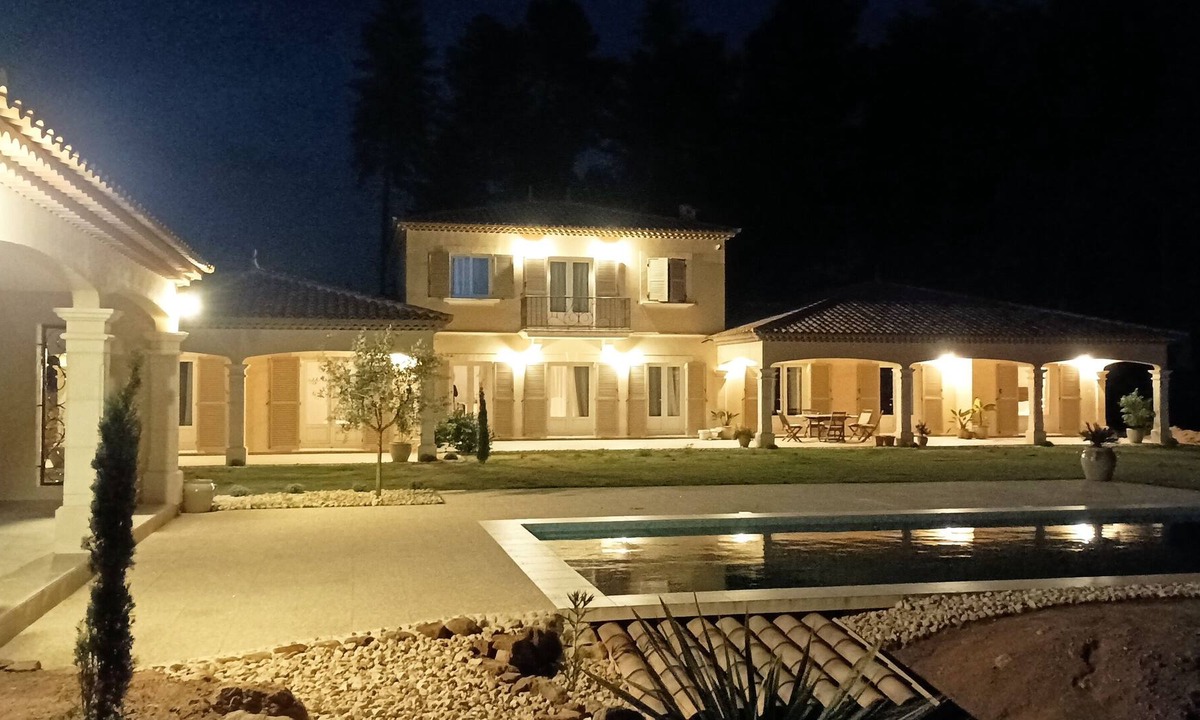Joyeuse Villa | Charming Provençal villa with swimming pool and private jacuzzi in southern Ardèche.