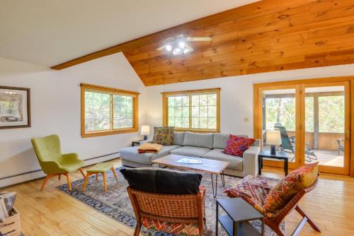 Putney House | Charming Putney Home: Porch, Grill & Hiking Trails