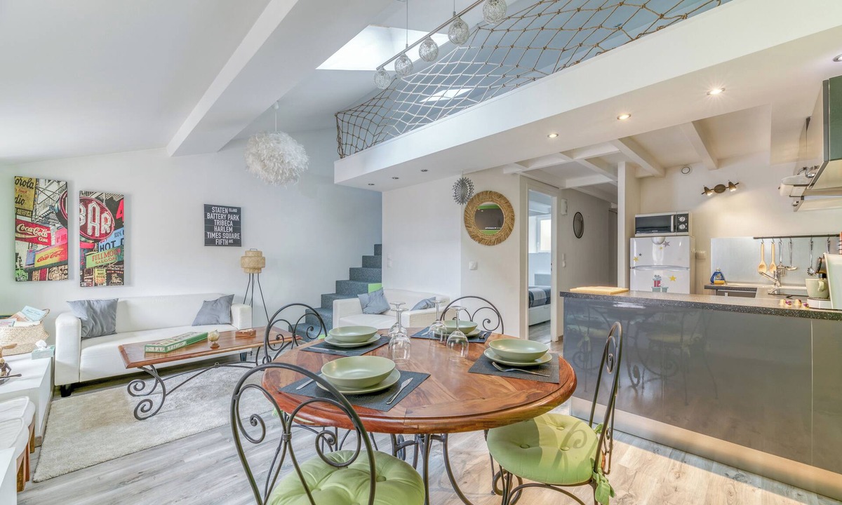 Voiron Apartment | Charming/Quiet/Bright