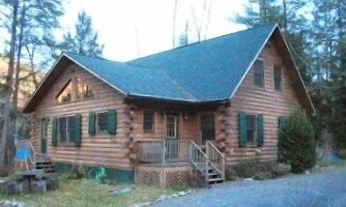 Hillsdale Cabin | Charming, Quiet, River Front