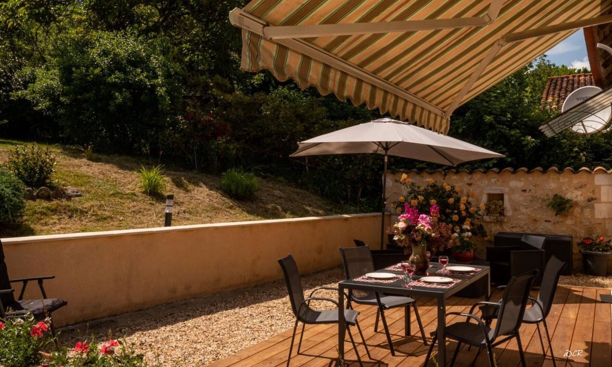 La Chapelle-Gonaguet Cottage | Charming renovated barn in Périgord, terrace, pets allowed