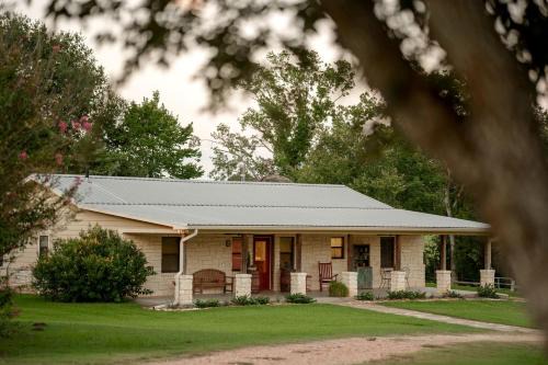 New Ulm House | Charming Ranch-Style House Filled with Antiques near Round Top, Texas