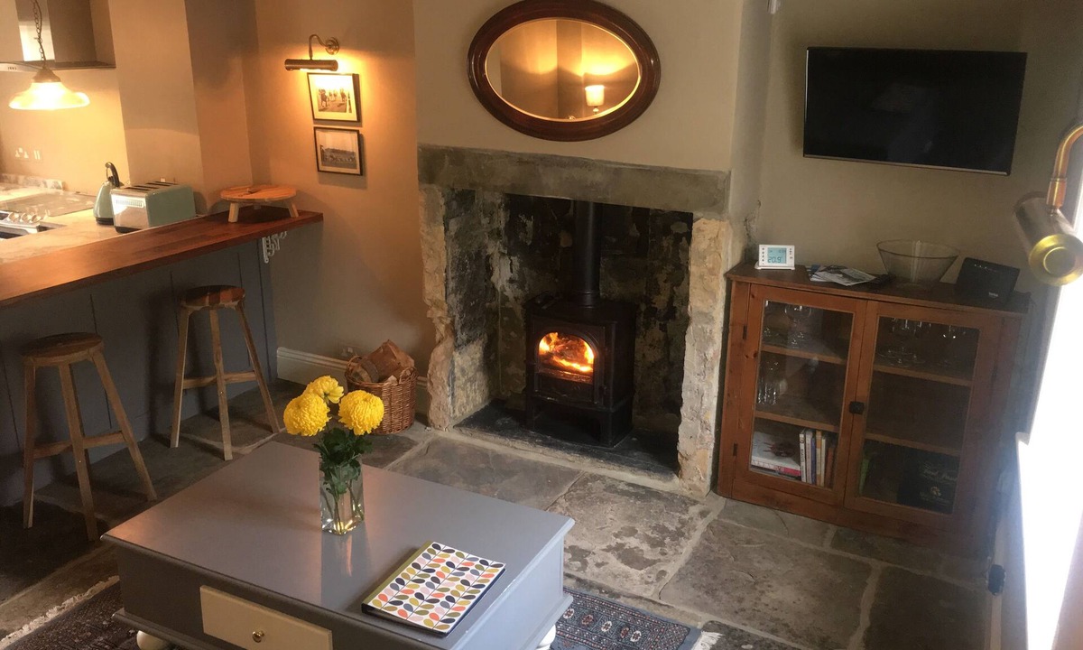 Wetherby Cottage | Charming, recently renovated, cosy cottage for two in Wetherby