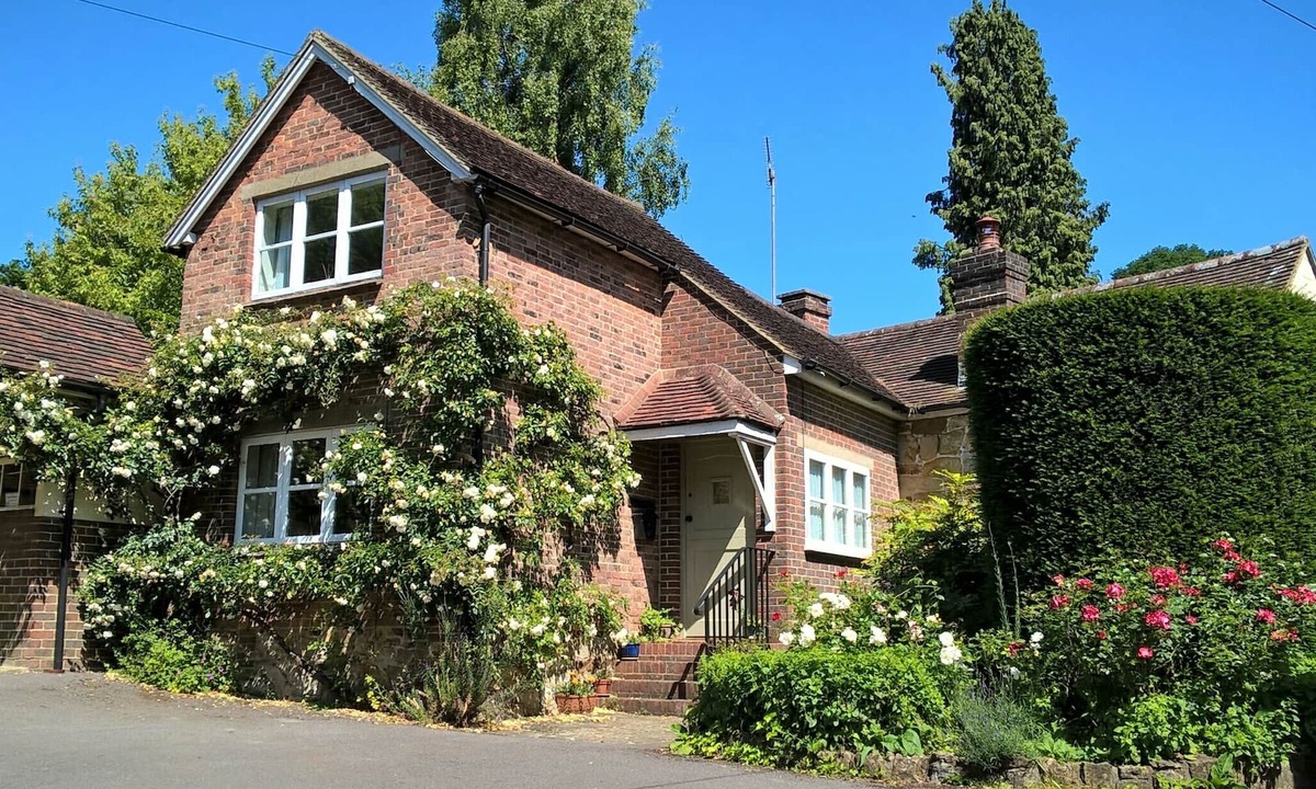 Sheffield Green Cottage | Charming refurbished cottage, Ashdown Forest, excellent pub