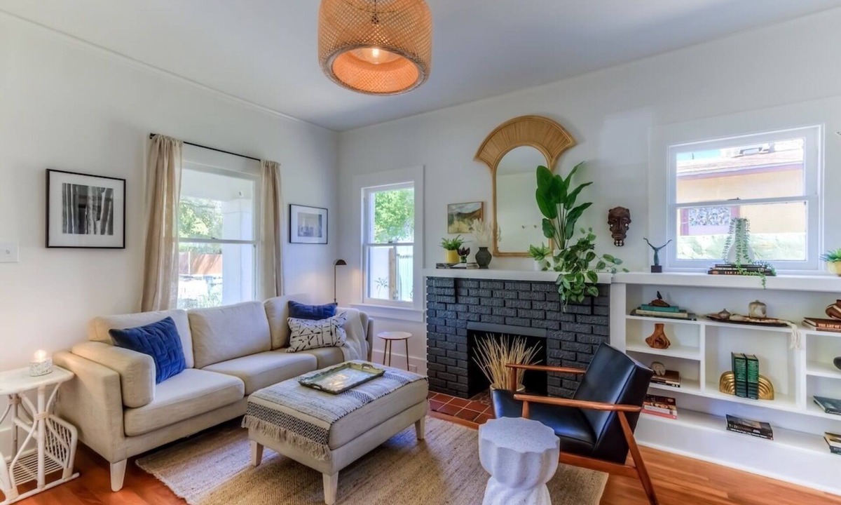 Feldman's House | Charming remodeled bungalow. Close to UofA, Banner, Downtown