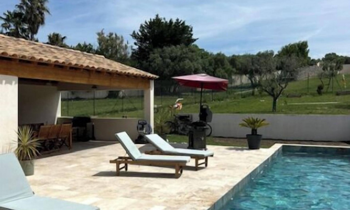 Marignane House | Charming renovated country house with swimming pool and landscaped garden