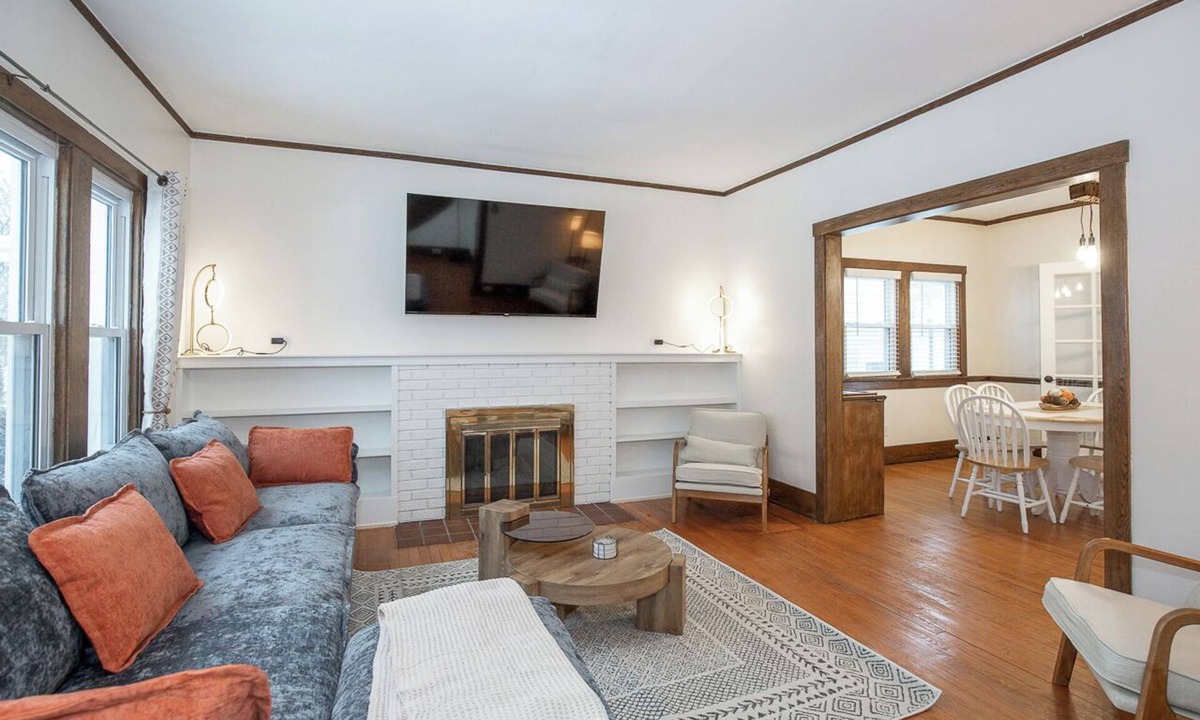 Lakewood House | Charming Renovated Home in Lakewood