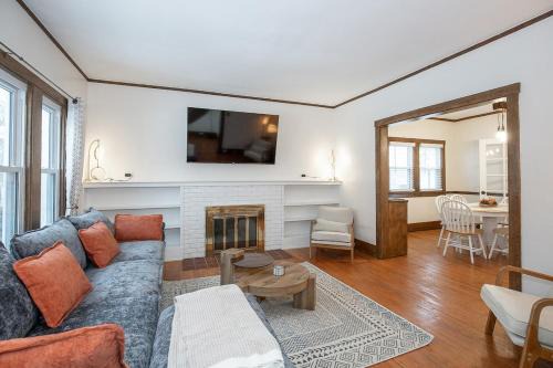 Lakewood House | Charming Renovated Home in Lakewood