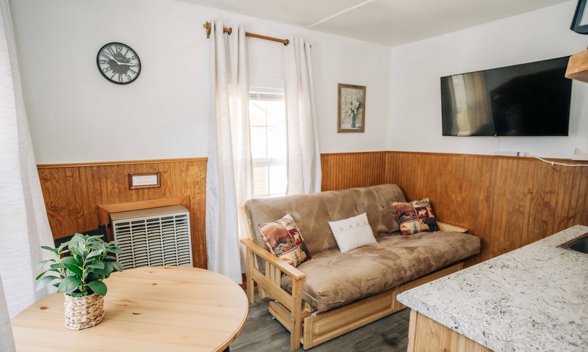 Gaines Cabin | Charming, Renovated Mountain Cabin