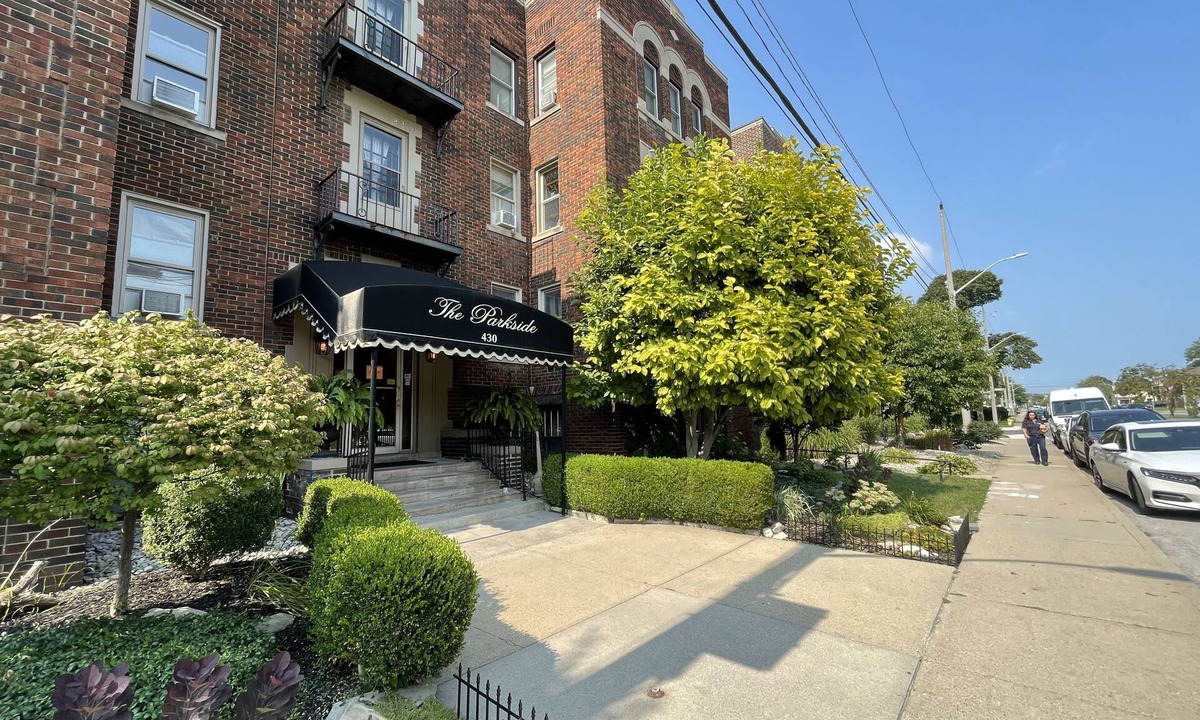 South Central Apartment | Charming Renovated One Bedroom Apartment.