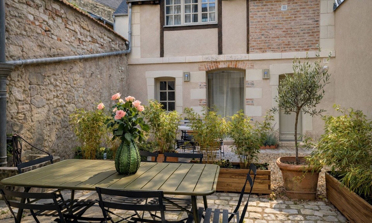 Amboise Other | Charming Renovated Townhouse Just 2 Minutes from Château d’Amboise