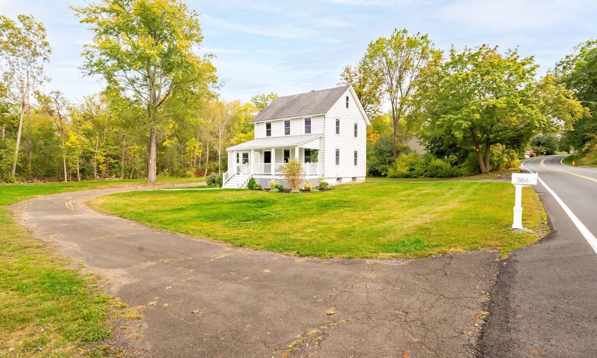 New Windsor House | Charming Renovated Home, Cozy for All!