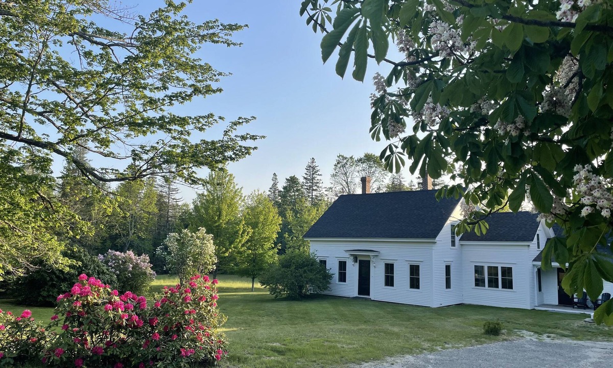 Deer Isle House | Charming restored 1830s cape Deer Isle