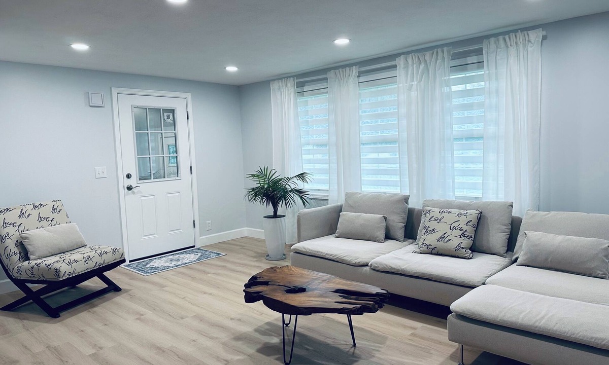 Fairmount House | Charming retreat in Camillus completely renovated