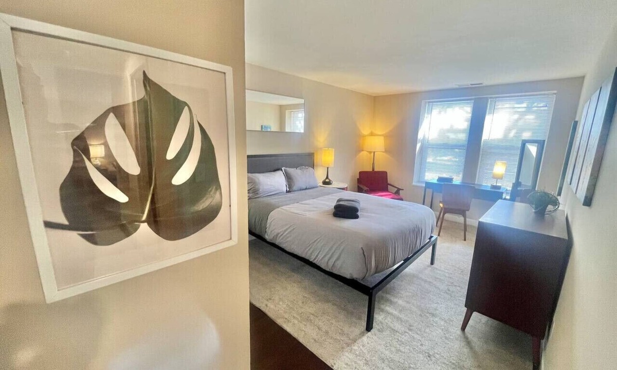 DeBaliviere Place Apartment | Charming Retreat in the Heart of Central West End