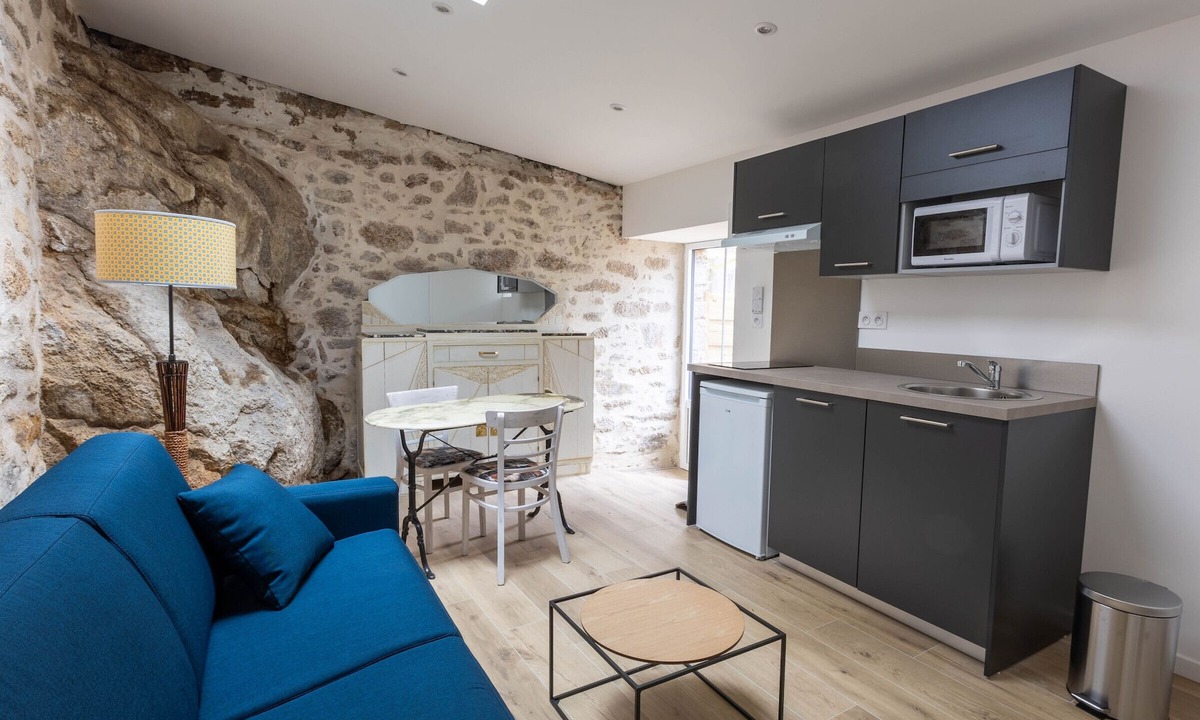 Mortagne-sur-Sevre Cottage | Charming riverside studio for 2 - private terrace, shared outdoor space, recently renovated
