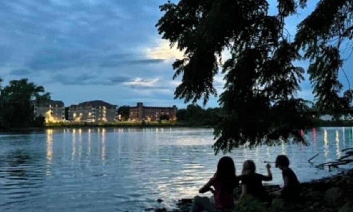 Newtonville House | Charming Riverfront Mansion: The Powers Housenn