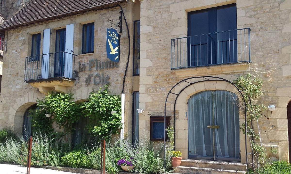 La Roque-Gageac House | Charming riverside stone built property in Perigord